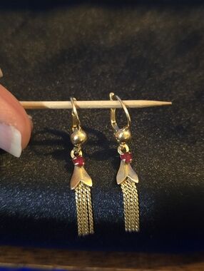 Vintage 14k Gold Lever Back Tassle Earrings W/red Stone